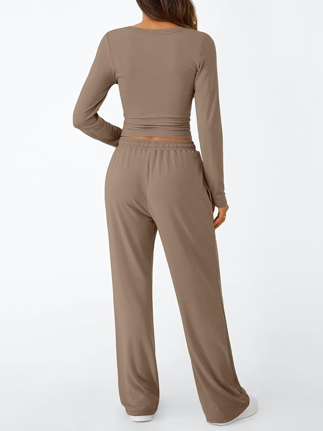 Trendy Queen Women's 2 Piece Matching Lounge Set Long Sleeve Side Ruching Top Wide Leg Drawstring Pants Set with Pockets