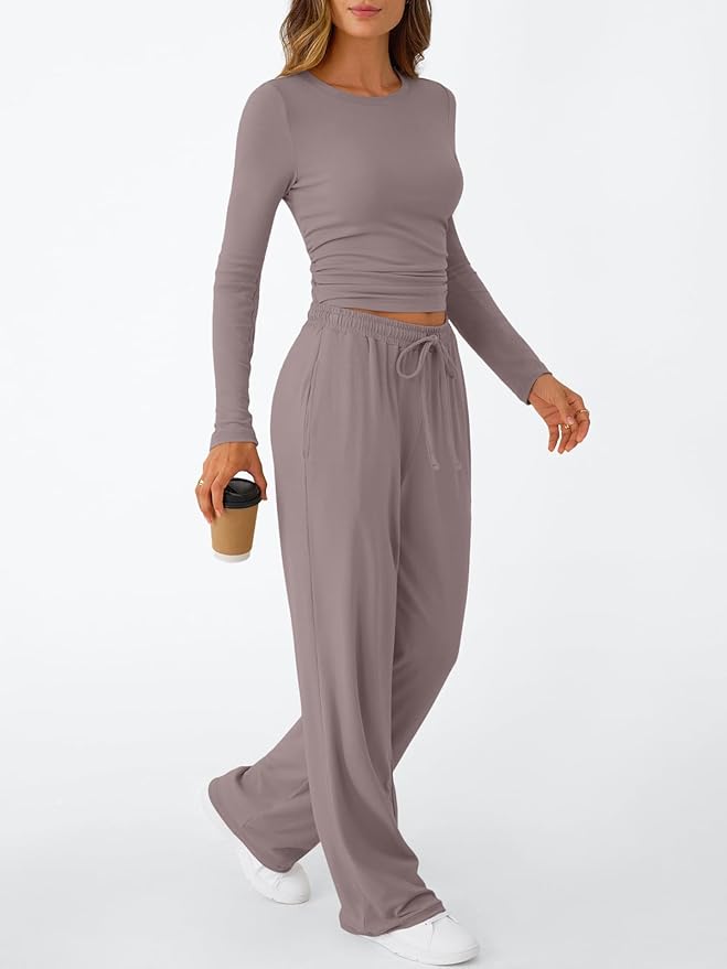 Trendy Queen Women's 2 Piece Matching Lounge Set Long Sleeve Side Ruching Top Wide Leg Drawstring Pants Set with Pockets