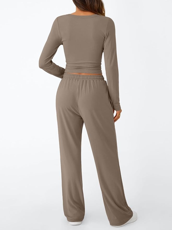 Trendy Queen Women's 2 Piece Matching Lounge Set Long Sleeve Side Ruching Top Wide Leg Drawstring Pants Set with Pockets
