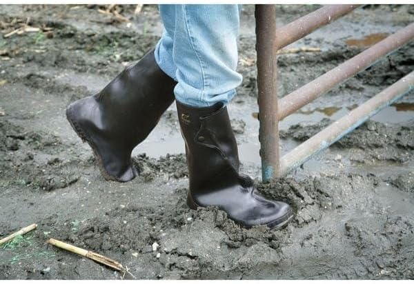 ONGUARD Overshoe 4-way Cleated Outsole - Waterproof Slush boots for Men & Women - Made from PVC - Black - Size XS-2X