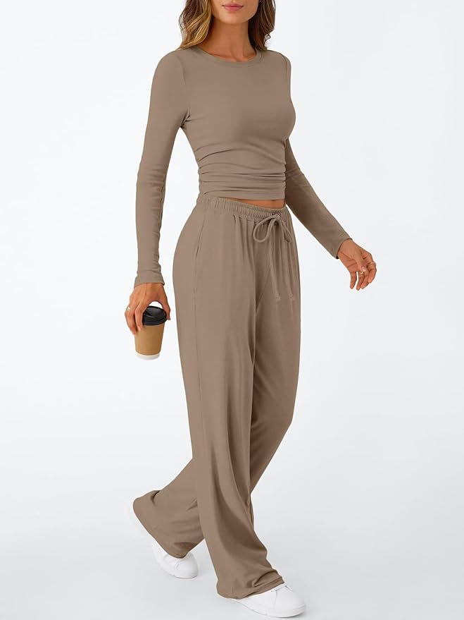 Trendy Queen Women's 2 Piece Matching Lounge Set Long Sleeve Side Ruching Top Wide Leg Drawstring Pants Set with Pockets