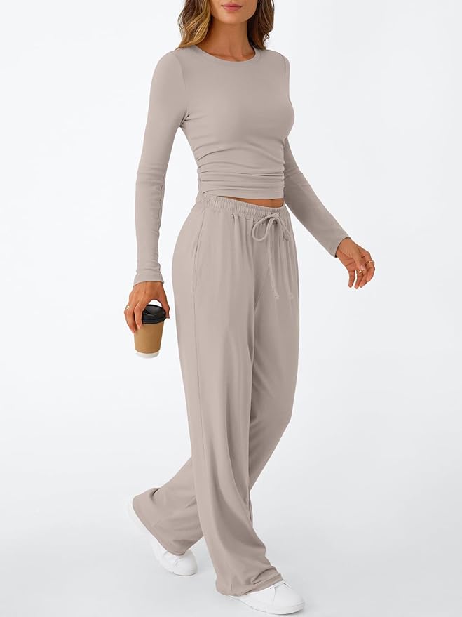 Trendy Queen Women's 2 Piece Matching Lounge Set Long Sleeve Side Ruching Top Wide Leg Drawstring Pants Set with Pockets