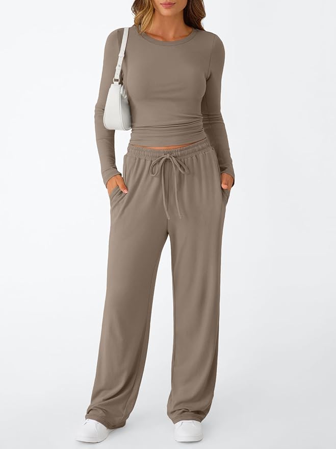 Trendy Queen Women's 2 Piece Matching Lounge Set Long Sleeve Side Ruching Top Wide Leg Drawstring Pants Set with Pockets
