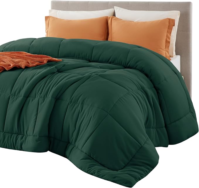 Bedsure Comforter Duvet Insert - Quilted Comforters Full Size, All Season Duvet, GentleSoft Down Alternative Bedding, with 8 Tabs, Gifts for Women/Men, Green, Full 86 x 82 Inches