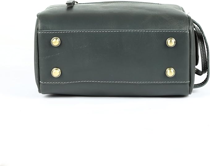 KomalC Leather Toiletry Bag for Men & Women – Handcrafted Travel Grooming Kit with Water-Resistant Lining and Secure Zipper Closure