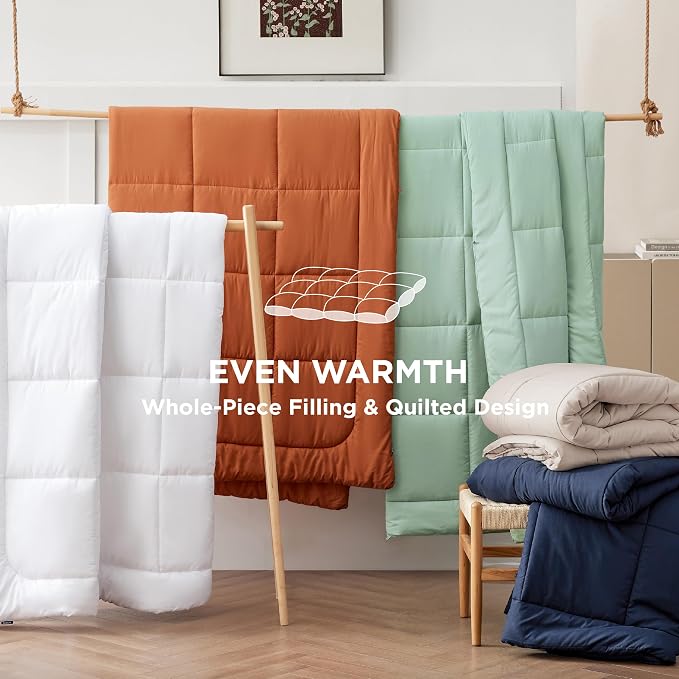 Bedsure Comforter Duvet Insert - Quilted Comforters Queen Size, All Season Duvet, GentleSoft Down Alternative Bedding, with 8 Tabs, Gifts for Women/Men, Green, Queen 88 x 88 Inches