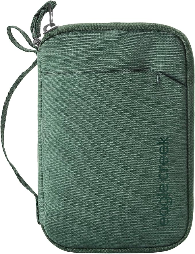 Eagle Creek Stash RFID Passport Wallet – Slim Travel Organizer with RFID Blocking – Secure Storage for Passport, Cards & Cash – Lightweight & Water-Resistant – Unisex – Grass Green