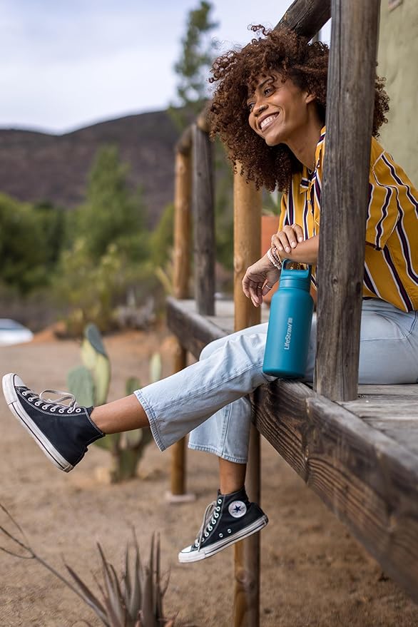 LifeStraw Go Series — Insulated Stainless Steel Water Filter Bottle for Travel and Everyday Use removes Bacteria, Parasites and Microplastics, Improves Taste, 1L, Orchid Pink