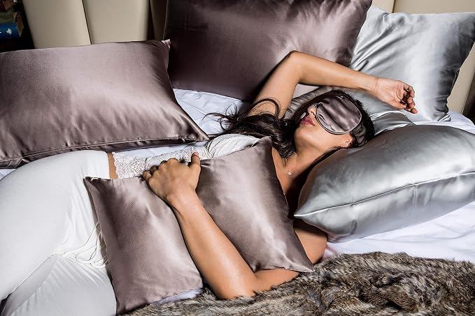 Branche Beauty Belle De Nuit Sleep Mask - Silk Eye Mask 6A Silk 22 Momme Eye Cover Sleepover Shade Blindfold Mask for Luxury Sleep in Total Darkness (Driftwood)